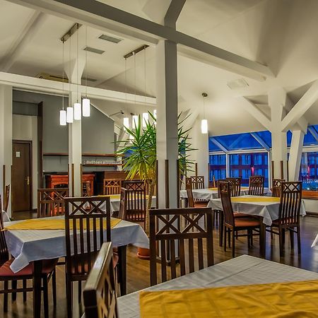 Hotel Maria Rădăuţi Esterno foto
