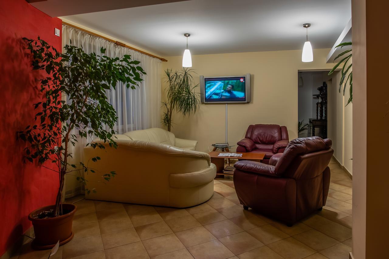 Hotel Maria Rădăuţi Esterno foto