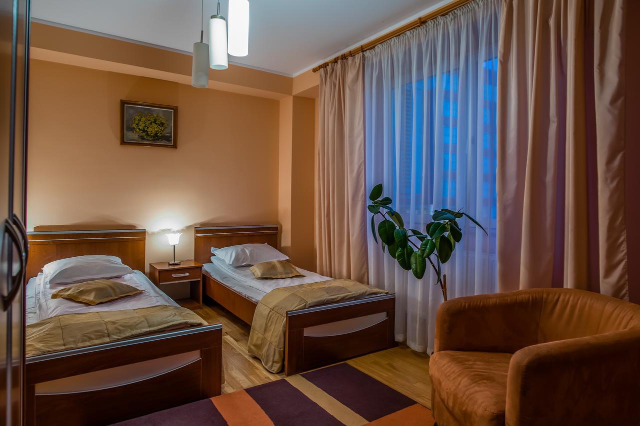 Hotel Maria Rădăuţi Esterno foto